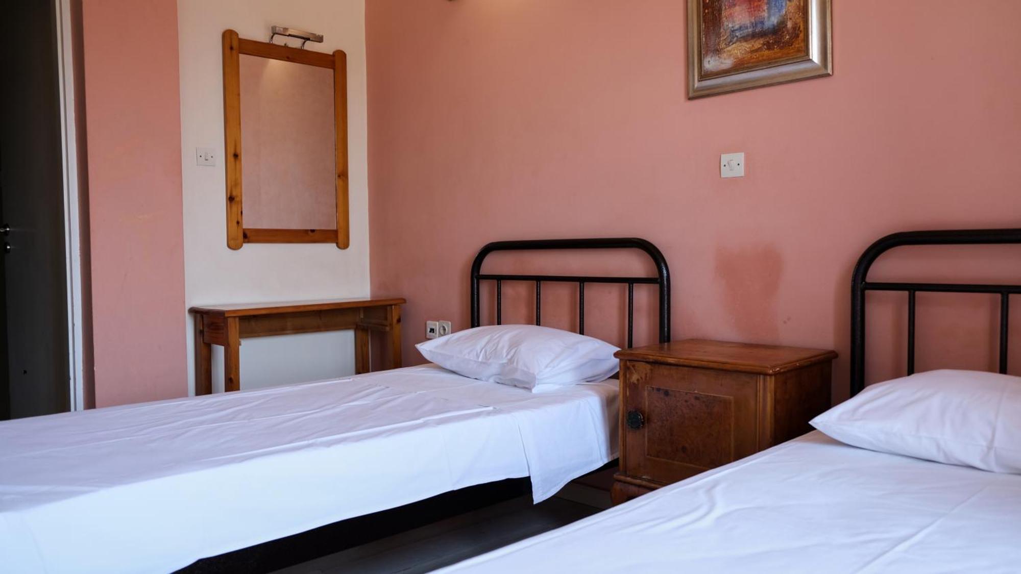 Leto Hotel Megalopoli Esterno foto