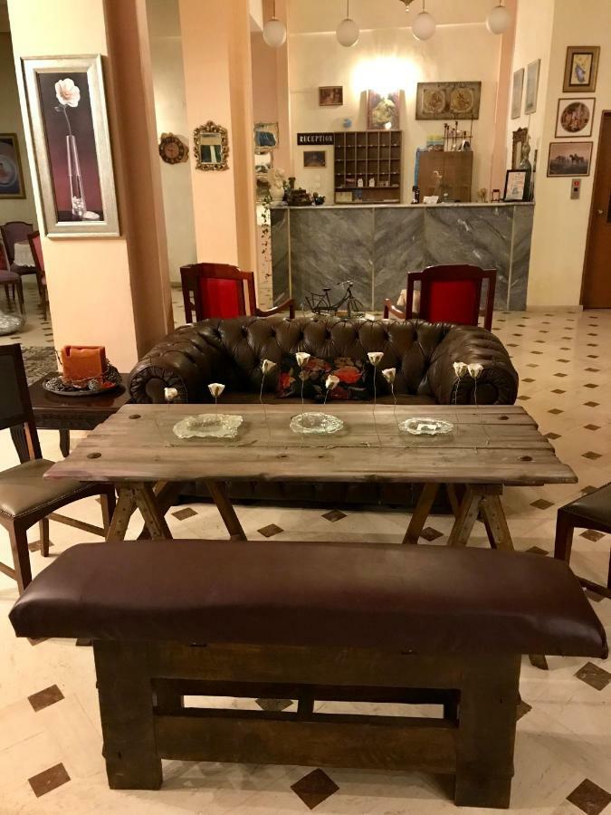 Leto Hotel Megalopoli Esterno foto